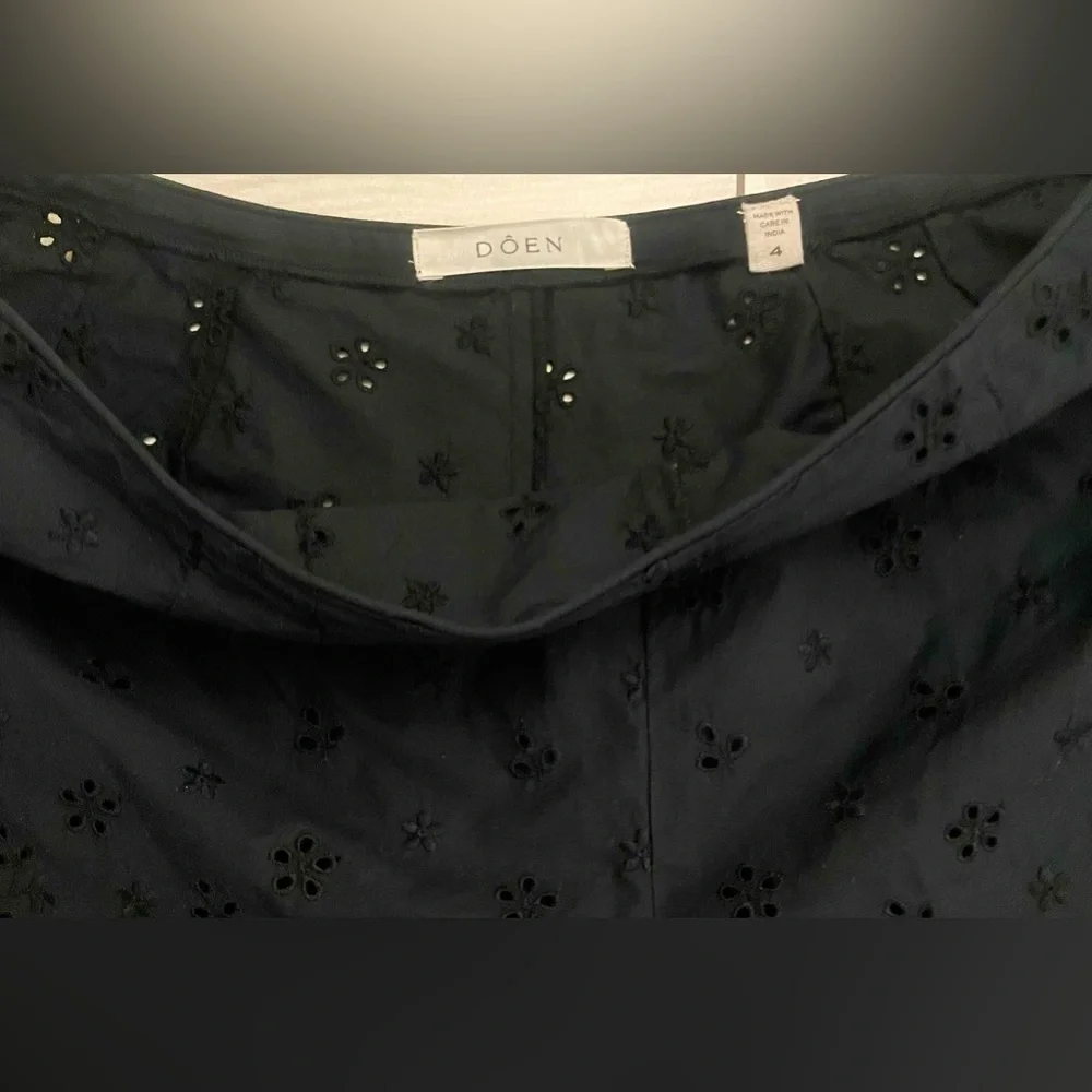 Doen Designer black shorts womens size 4 - Picture 2 of 5